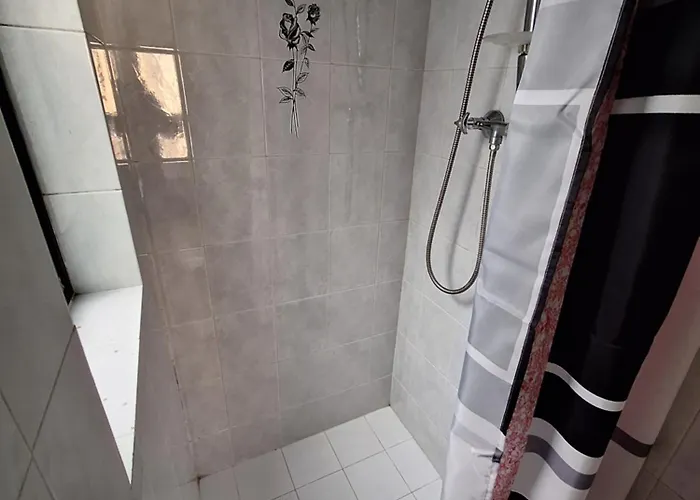 Lovely Paceville I *